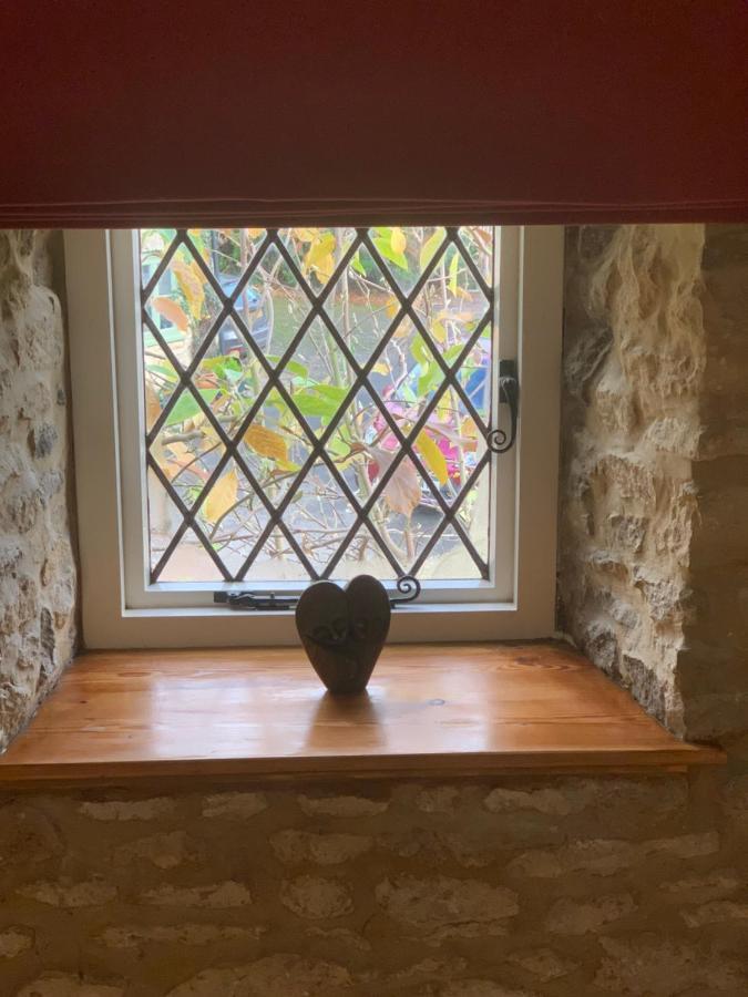Cotswold Coombe Cottage Wotton-under-Edge Exterior foto