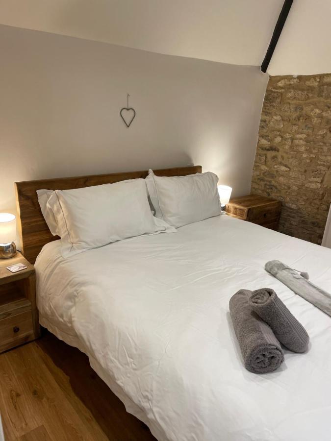 Cotswold Coombe Cottage Wotton-under-Edge Exterior foto